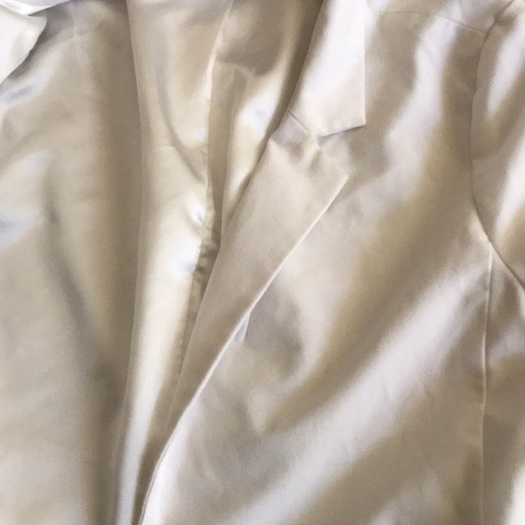 Blazer - Picture 4 of 4